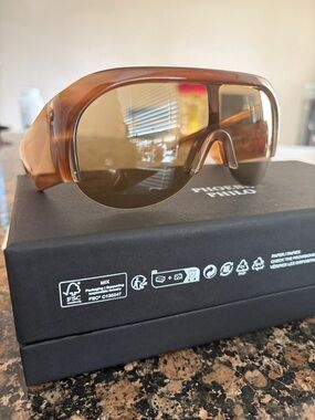 PHOEBE PHILO HALF BOMBE SUNGLASSES